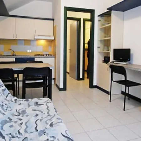 Lory Apartment *